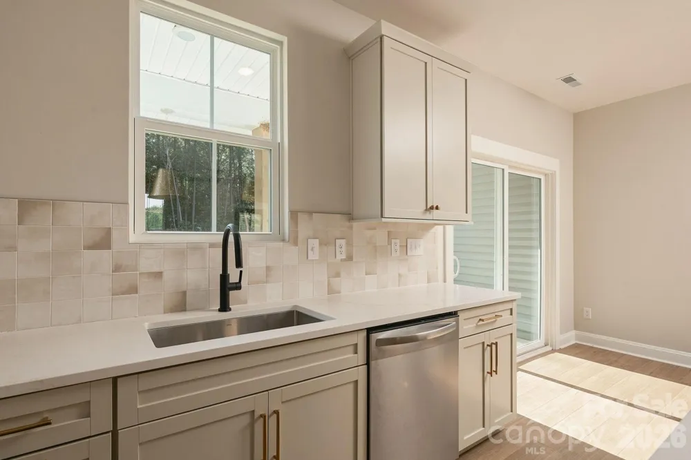 2263 Lee Lawing Road Lincolnton, NC 28092