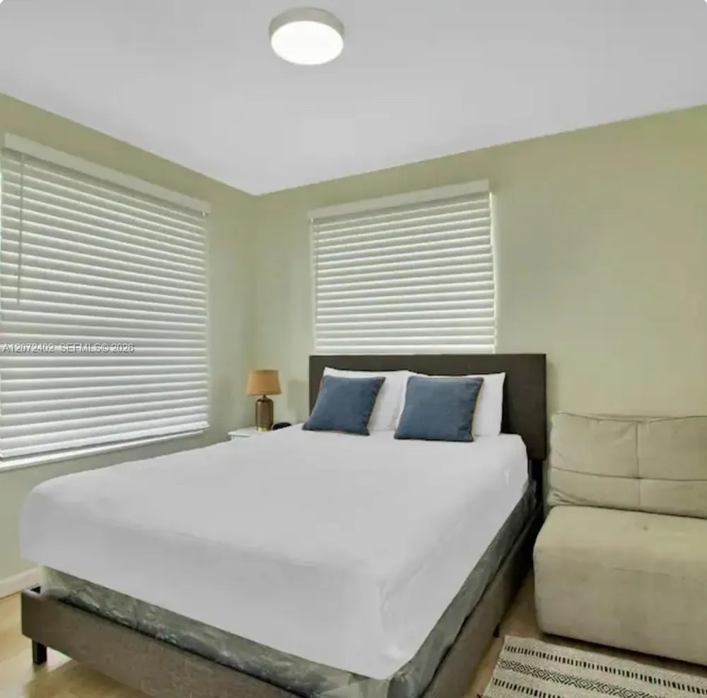 1031 SW 3rd St #1031 Hallandale Beach, FL 33009