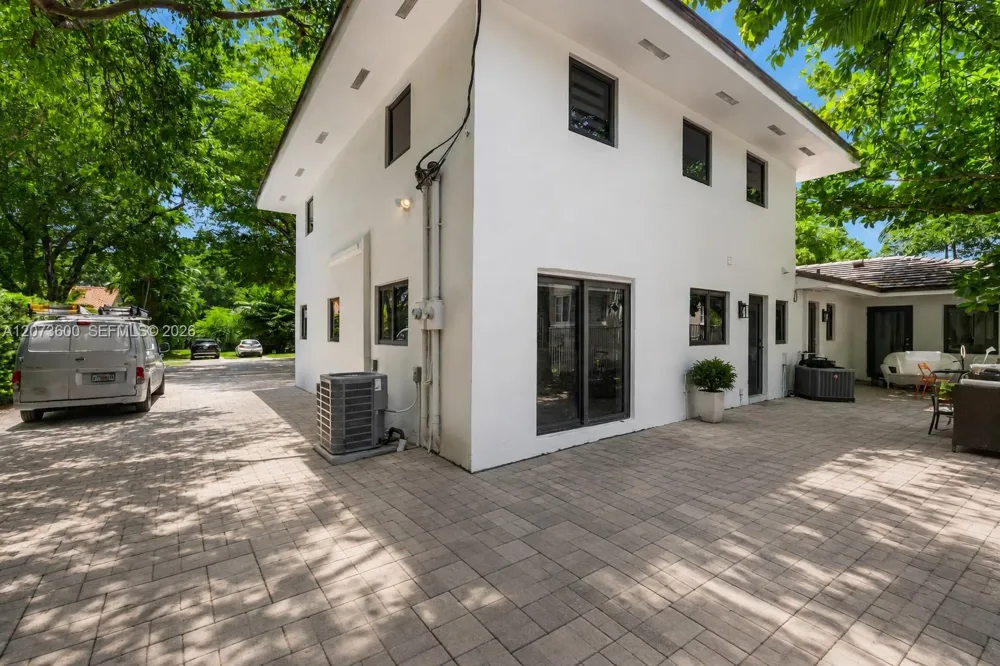 345 Sarto Ave #1 Coral Gables, FL 33134