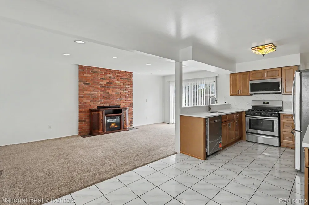 29640 Marshall Street Southfield City, MI 48076