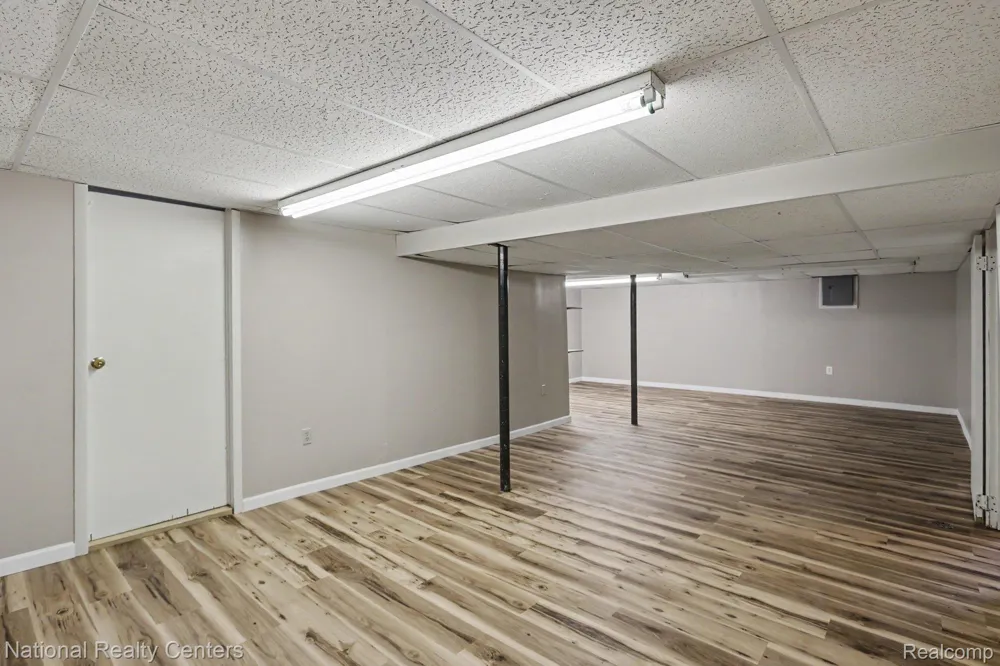 29640 Marshall Street Southfield City, MI 48076