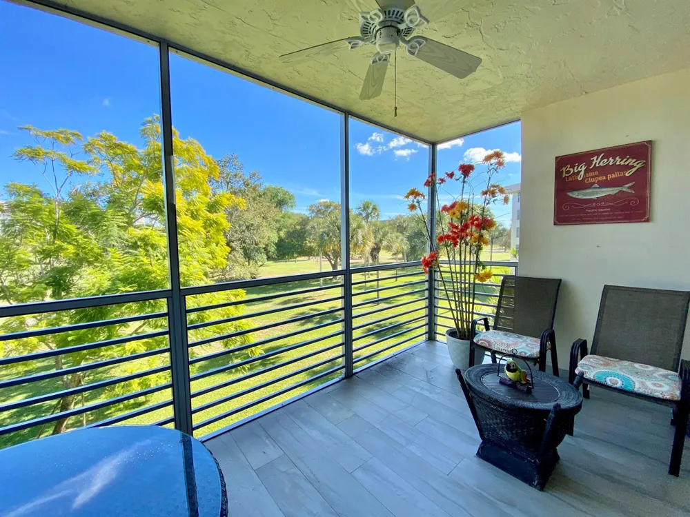 3800 OAKS CLUBHOUSE DRIVE #311 Pompano Beach, FL 33069