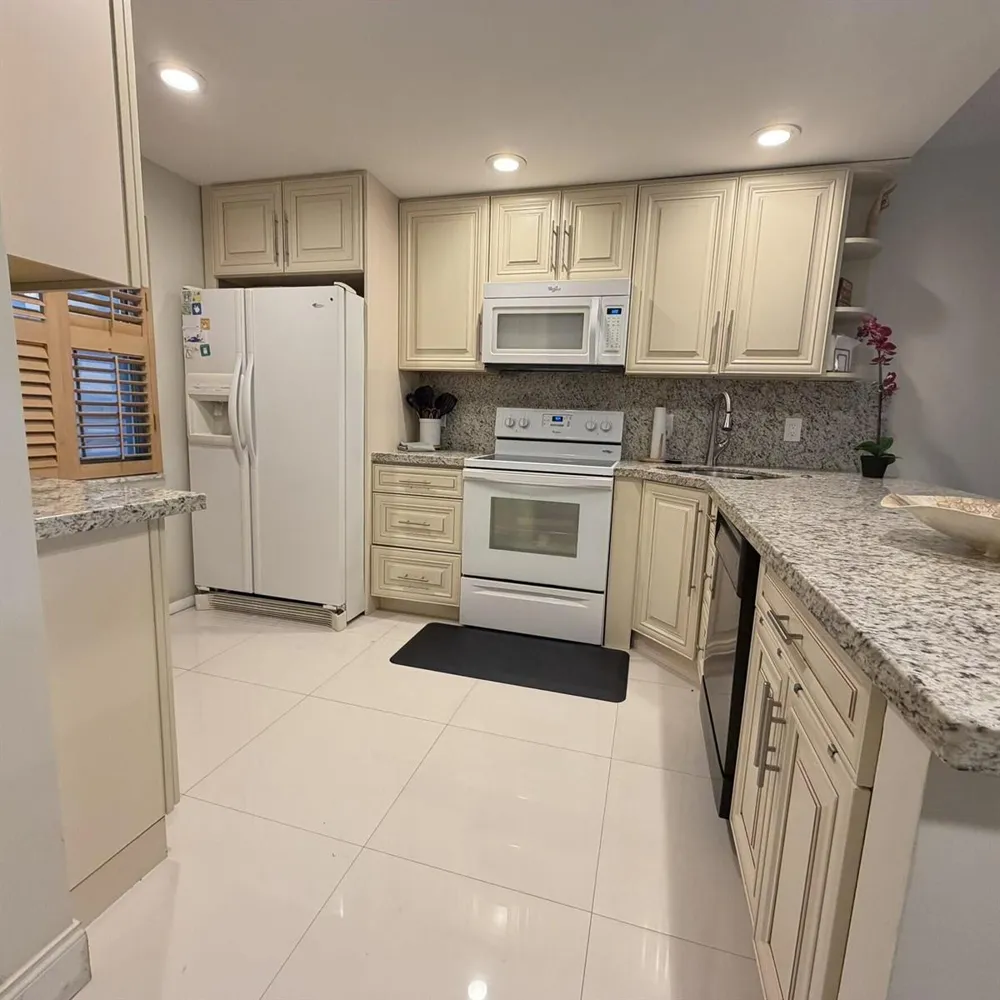 3800 OAKS CLUBHOUSE DRIVE #311 Pompano Beach, FL 33069