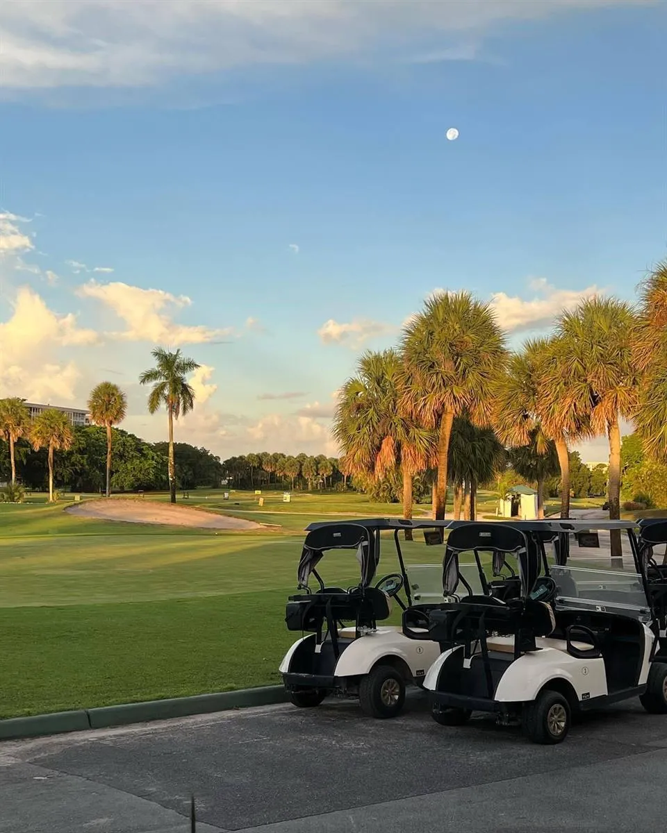 3800 OAKS CLUBHOUSE DRIVE #311 Pompano Beach, FL 33069