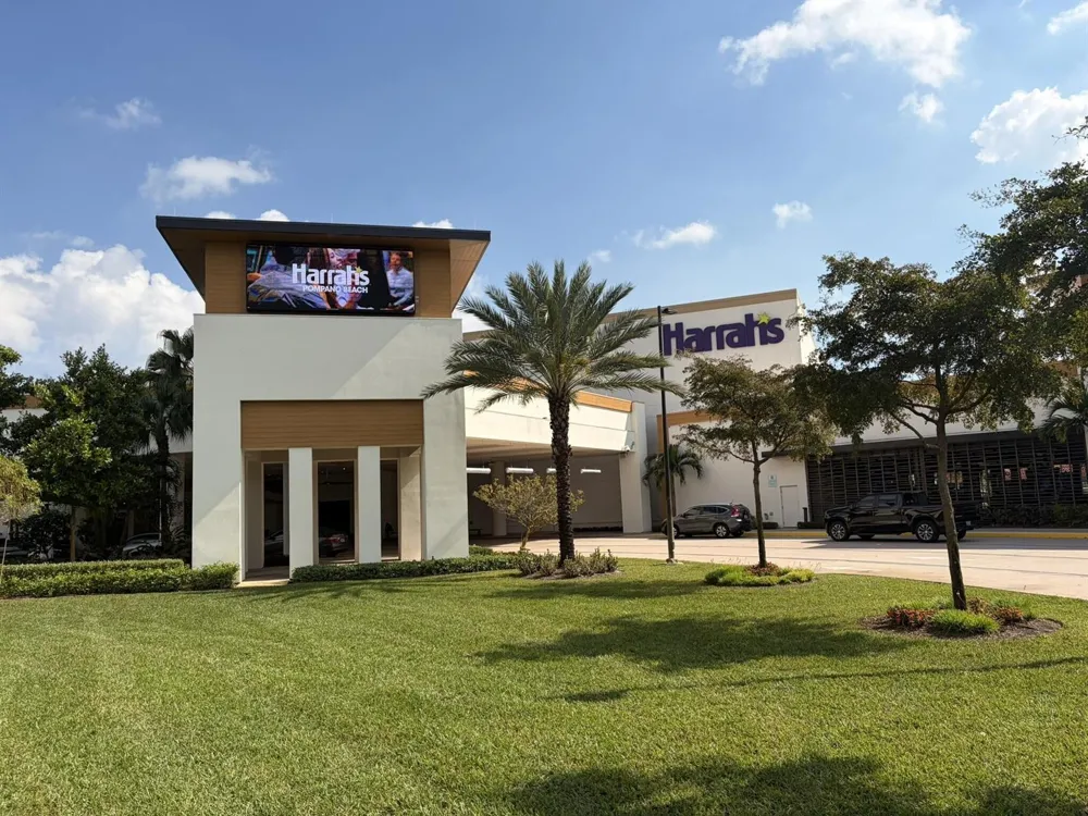 3800 OAKS CLUBHOUSE DRIVE #311 Pompano Beach, FL 33069