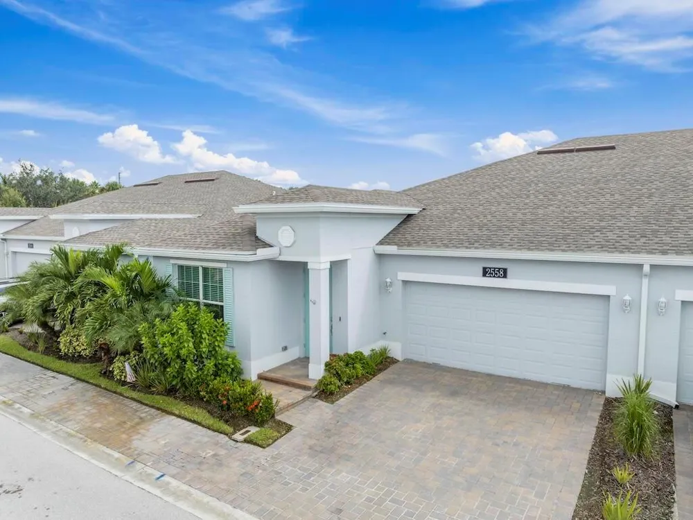 2558 Bella Vista Circle Vero Beach, FL 32966