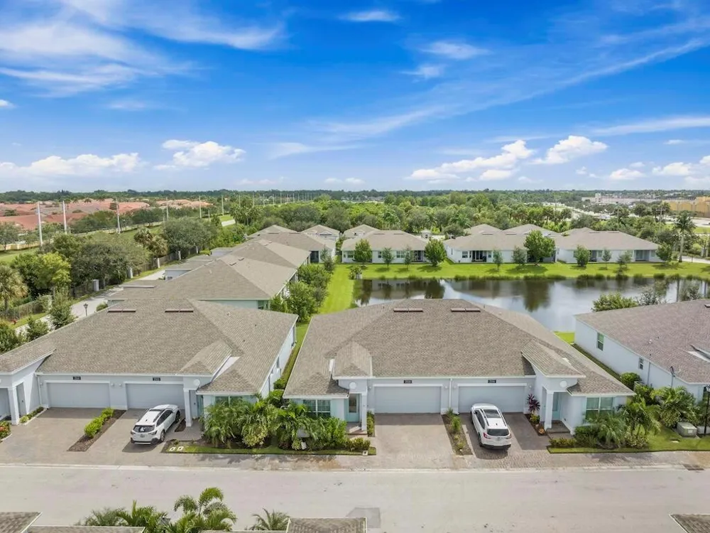 2558 Bella Vista Circle Vero Beach, FL 32966