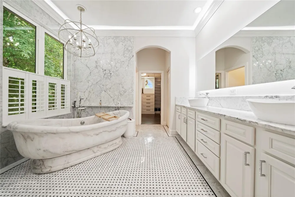 2805 BERWICK DRIVE Tarpon Springs, FL 34688
