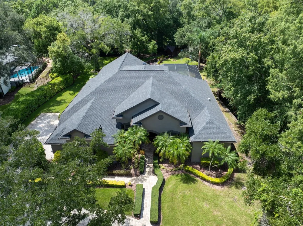 2805 BERWICK DRIVE Tarpon Springs, FL 34688