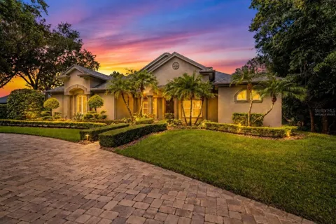2805 BERWICK DRIVE