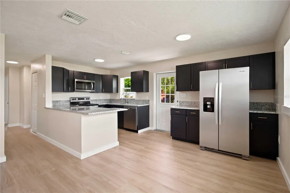 2057 GARDEN PARKWAY Bradenton, FL 34205