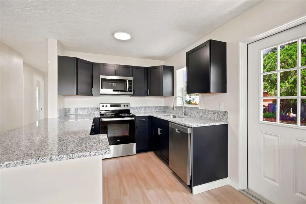 2057 GARDEN PARKWAY Bradenton, FL 34205