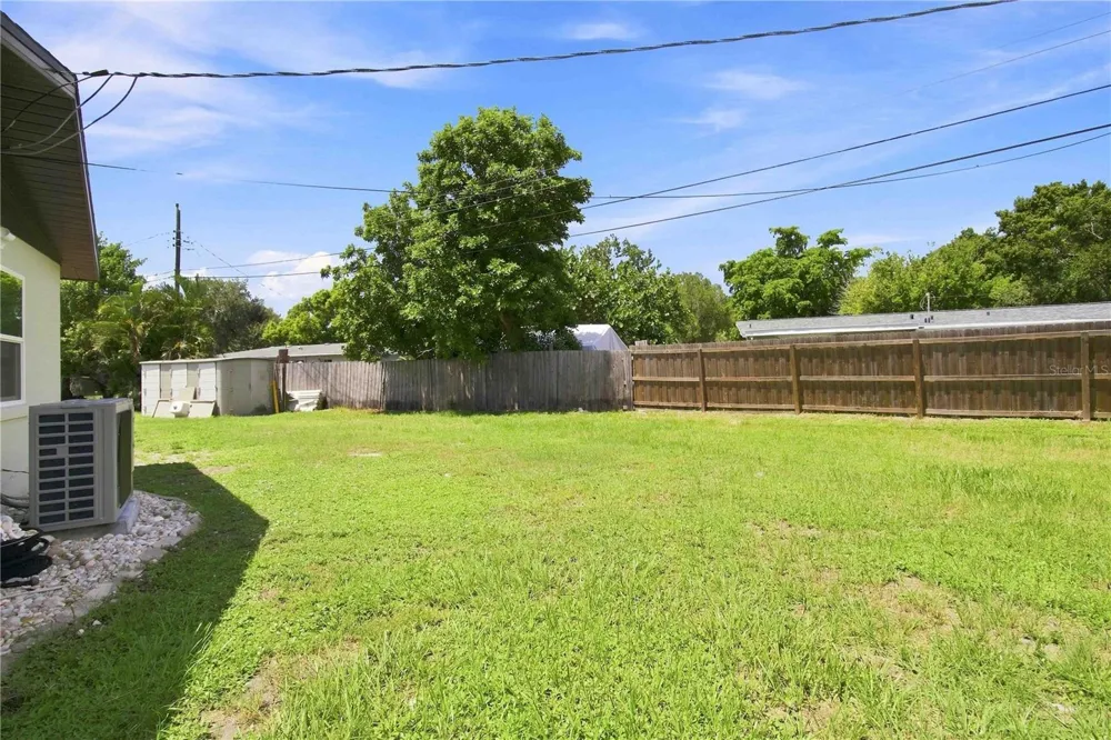 2057 GARDEN PARKWAY Bradenton, FL 34205