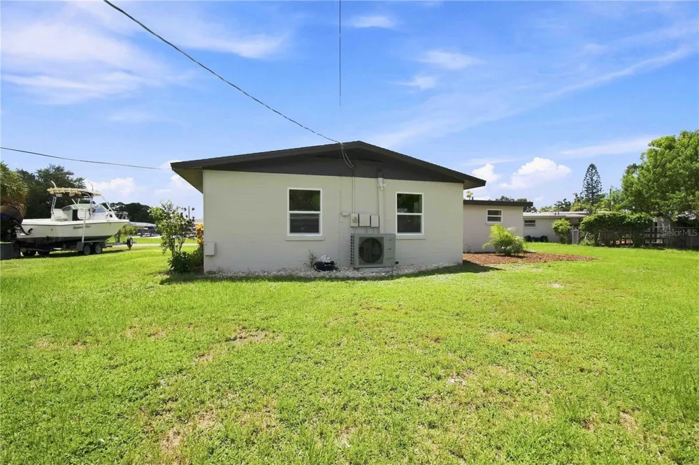 2057 GARDEN PARKWAY Bradenton, FL 34205