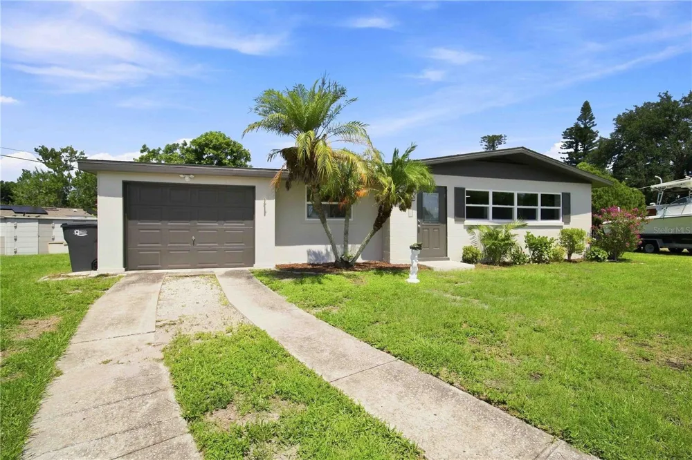2057 GARDEN PARKWAY Bradenton, FL 34205