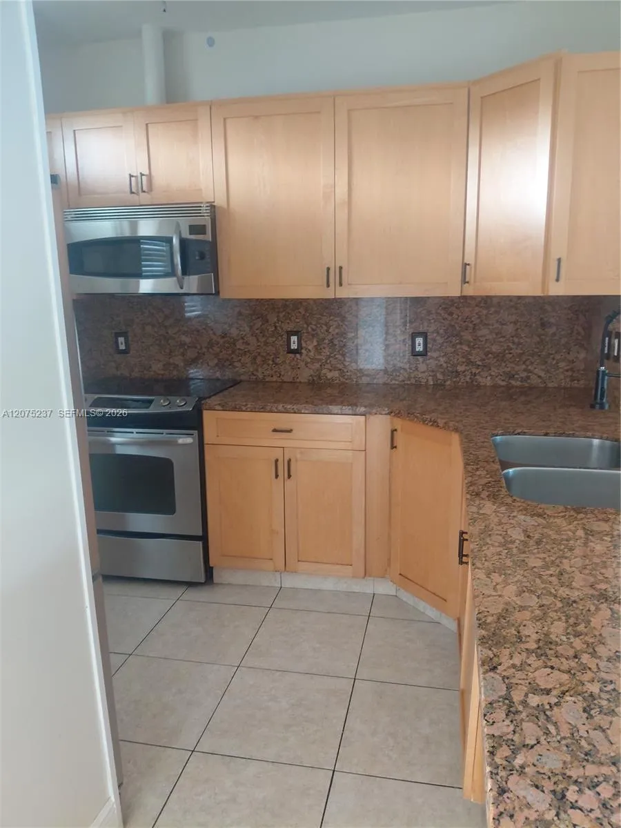 5495 NW 10th Ct #304 Plantation, FL 33313