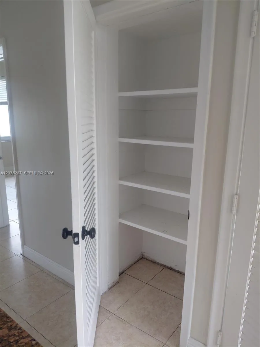 5495 NW 10th Ct #304 Plantation, FL 33313