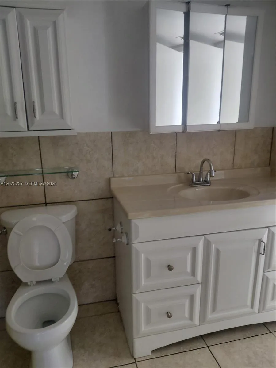 5495 NW 10th Ct #304 Plantation, FL 33313