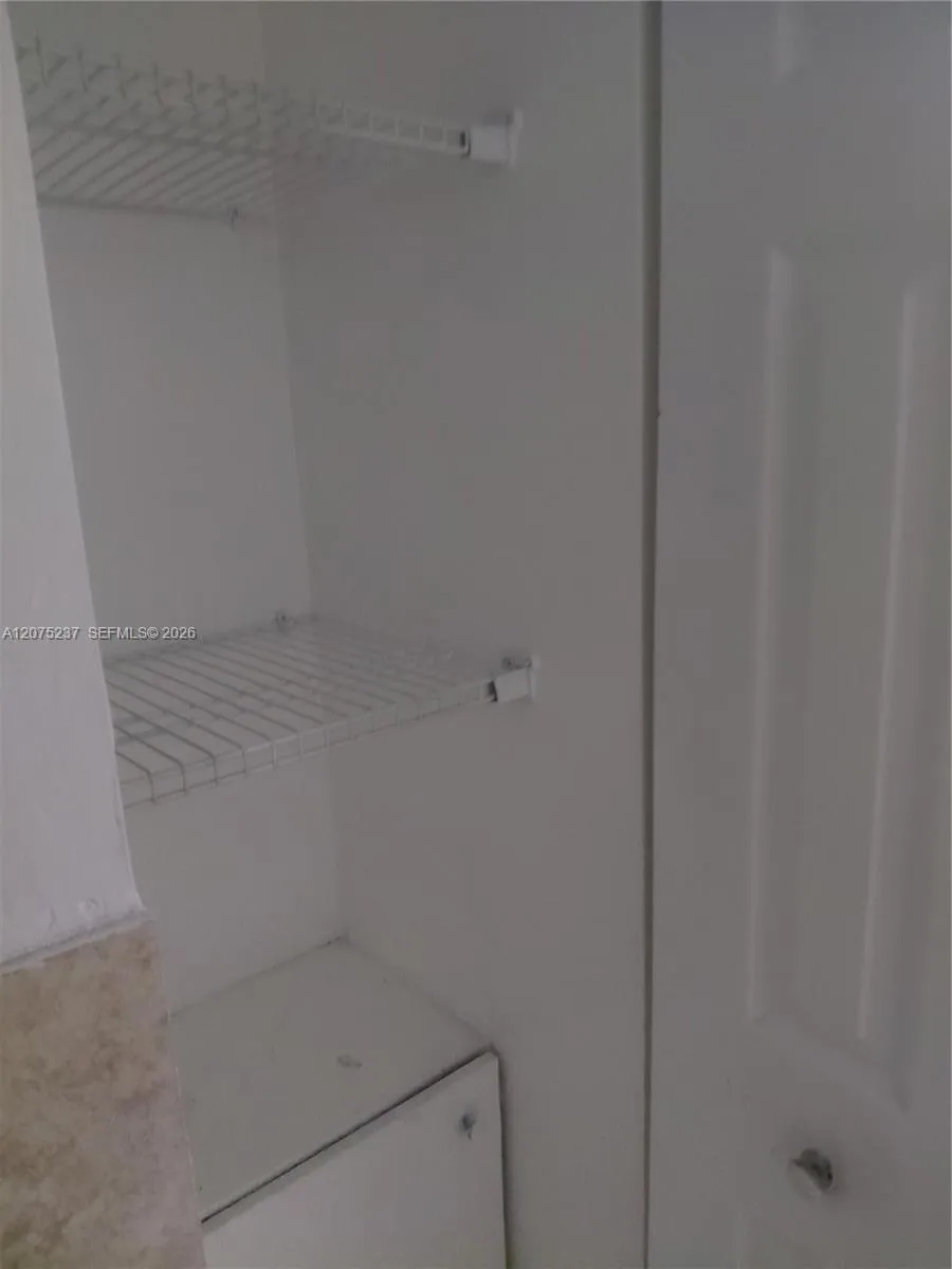 5495 NW 10th Ct #304 Plantation, FL 33313