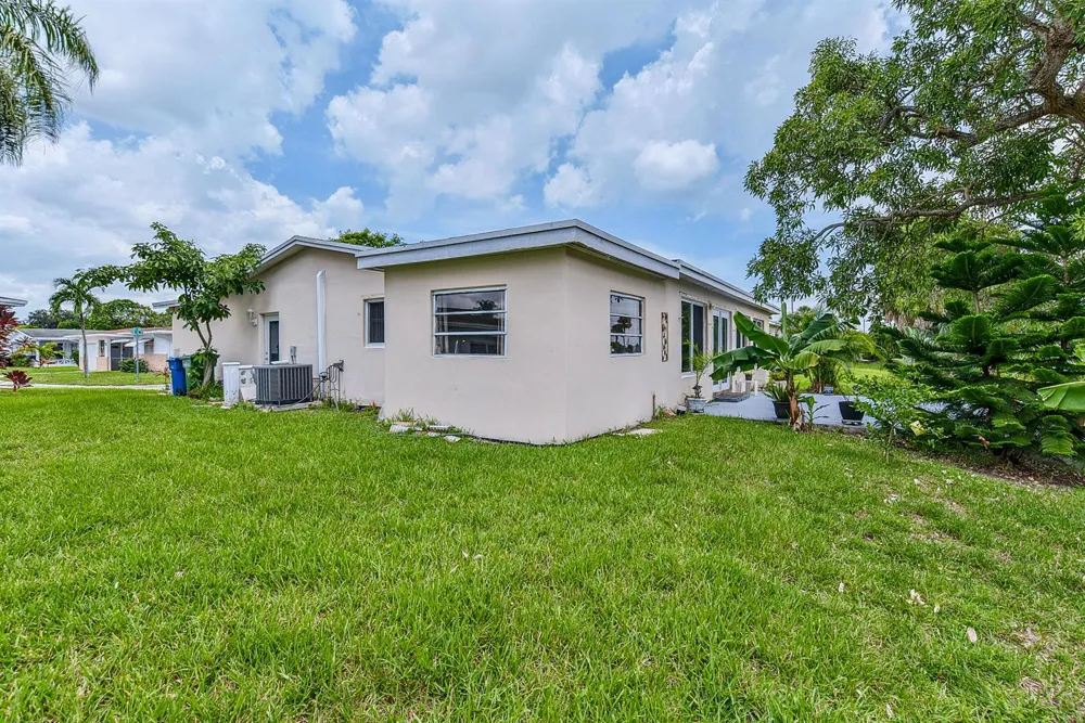 7190 NW 10TH COURT Margate, FL 33063