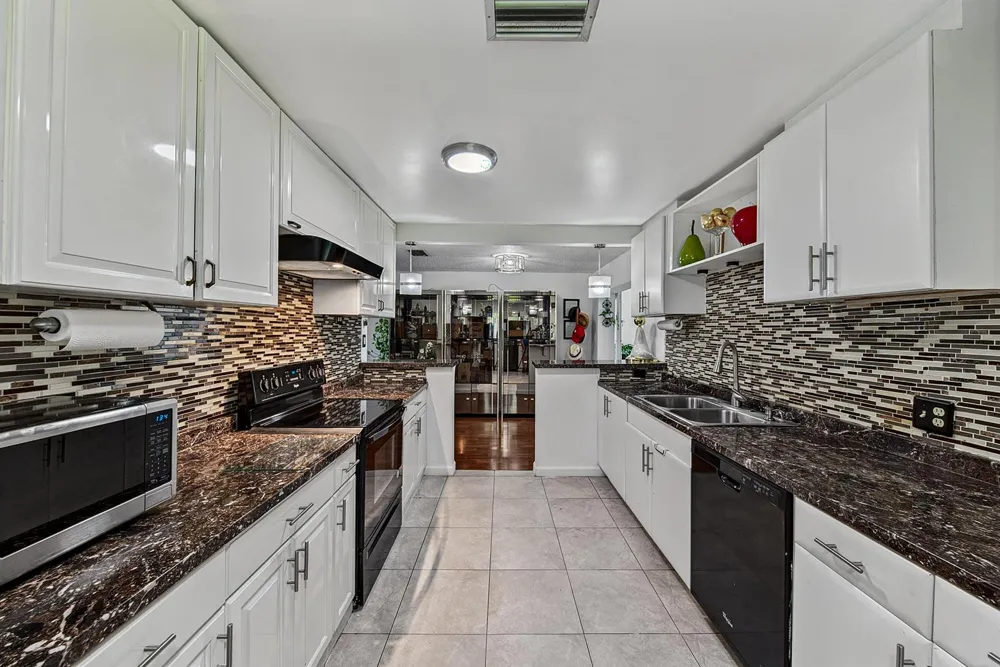 7190 NW 10TH COURT Margate, FL 33063