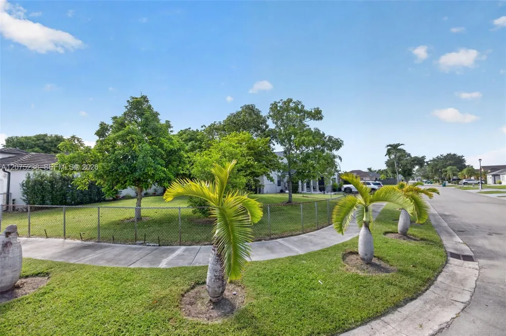 15401 SW 144th Ave Miami, FL 33177