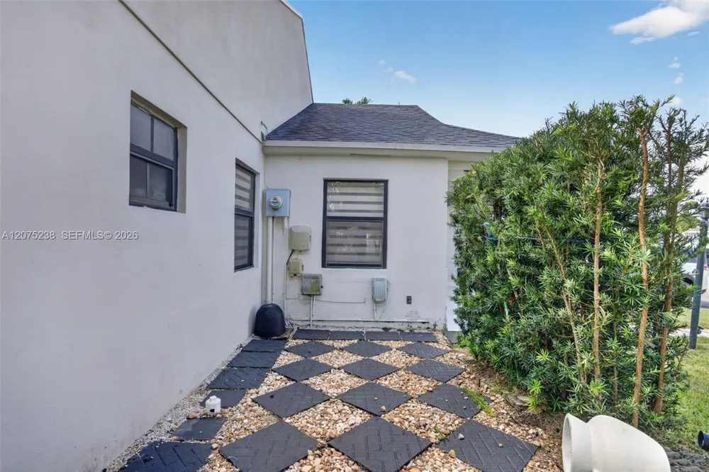 15401 SW 144th Ave Miami, FL 33177