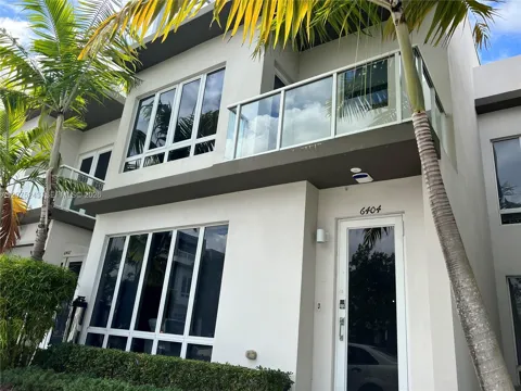 6404 NW 105th Pl #6404