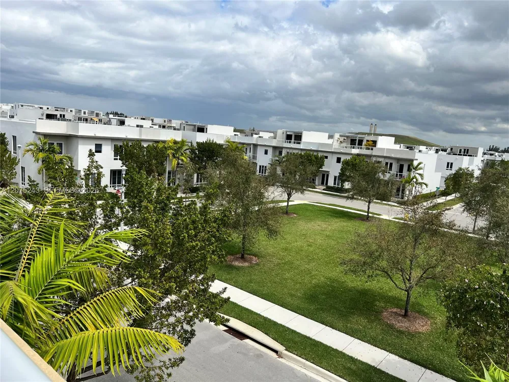 6404 NW 105th Pl #6404 Doral, FL 33178