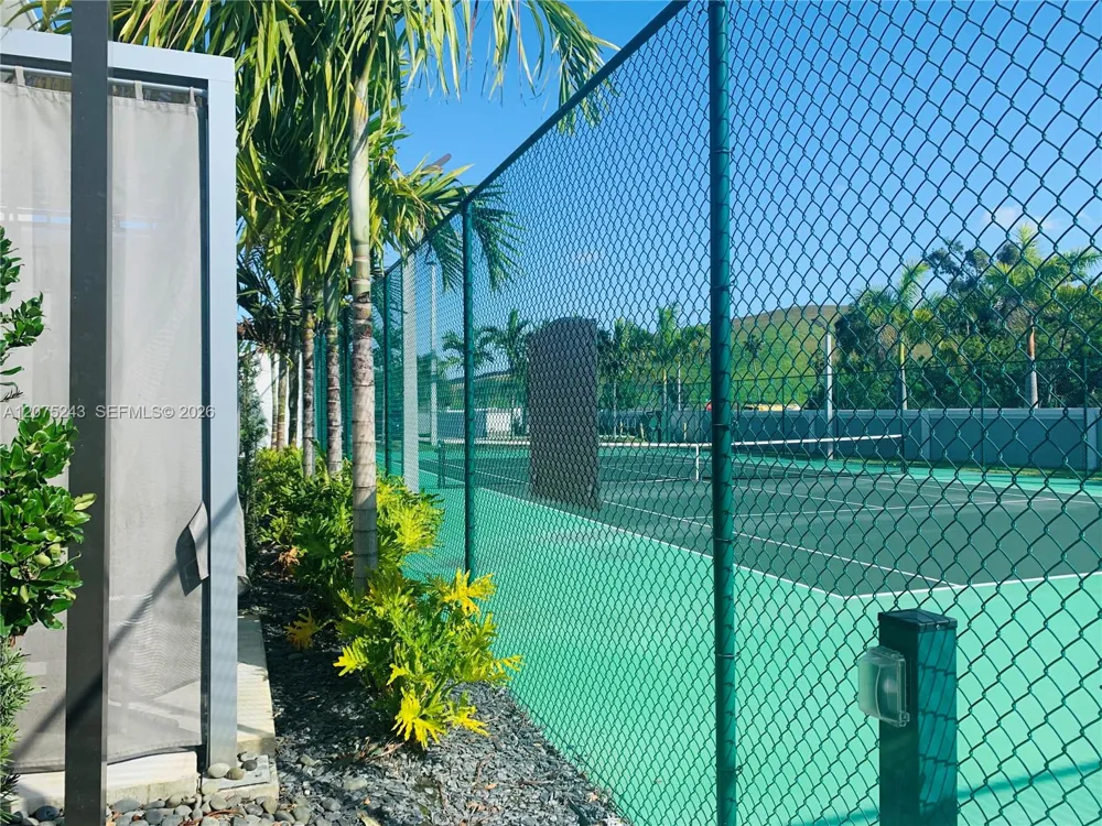 6404 NW 105th Pl #6404 Doral, FL 33178