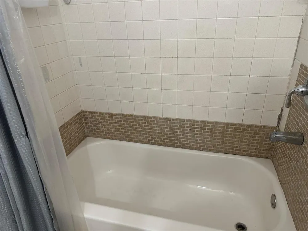 101 SE 6TH AVENUE #11 Pompano Beach, FL 33060