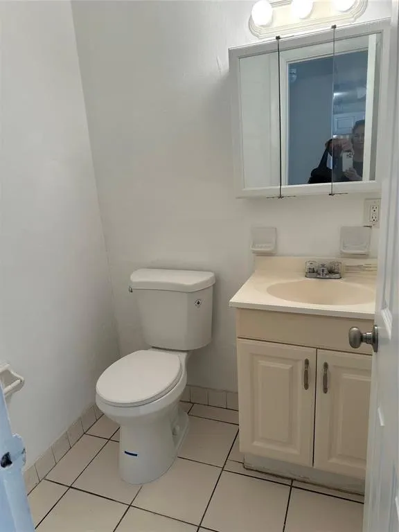 101 SE 6TH AVENUE #11 Pompano Beach, FL 33060