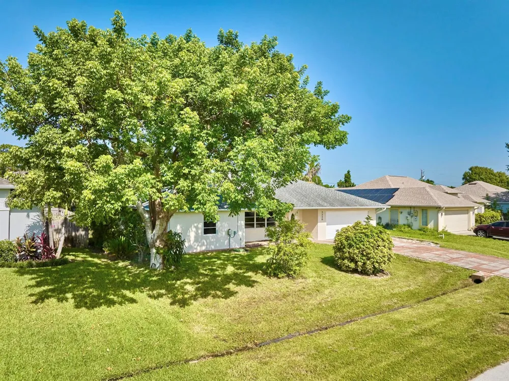 3330 SW Frankford Street Port St. Lucie, FL 34953