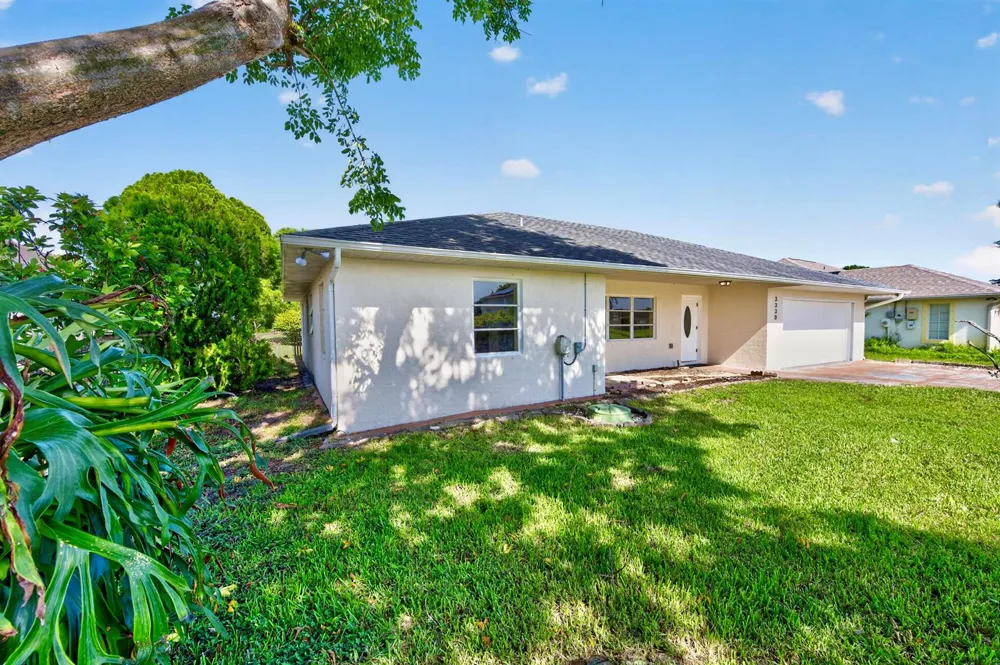 3330 SW Frankford Street Port St. Lucie, FL 34953