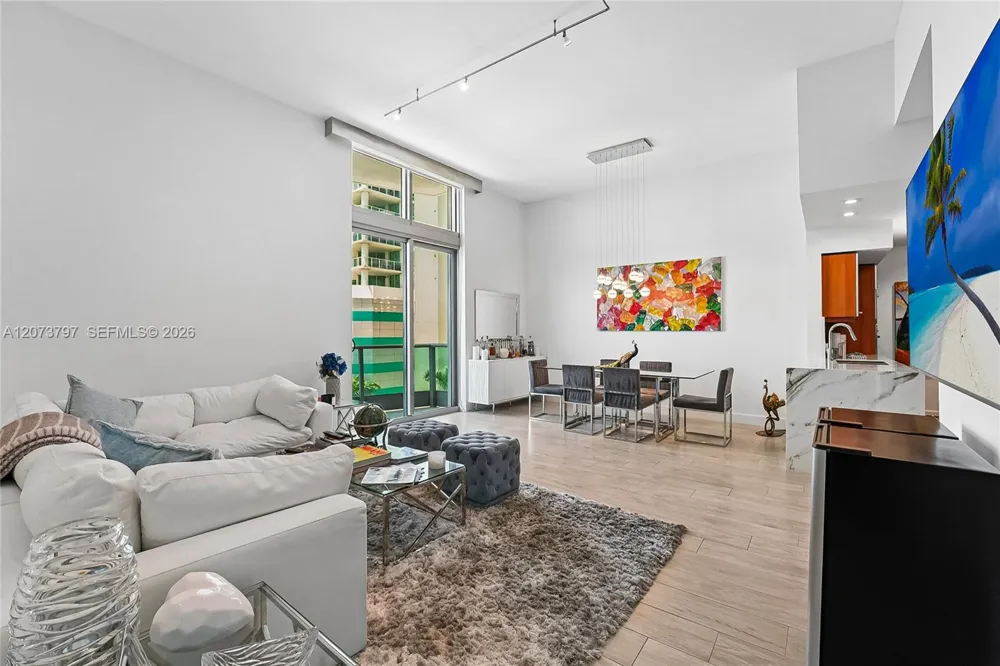 1331 Brickell Bay Dr #611 Miami, FL 33131