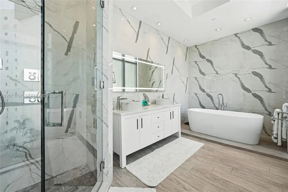 1331 Brickell Bay Dr #611 Miami, FL 33131