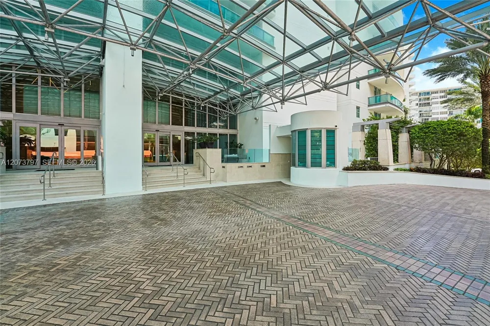 1331 Brickell Bay Dr #611 Miami, FL 33131