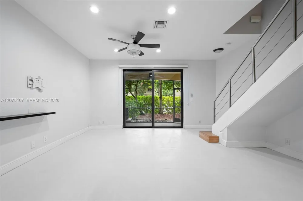 3810 Tree Top Dr Weston, FL 33332