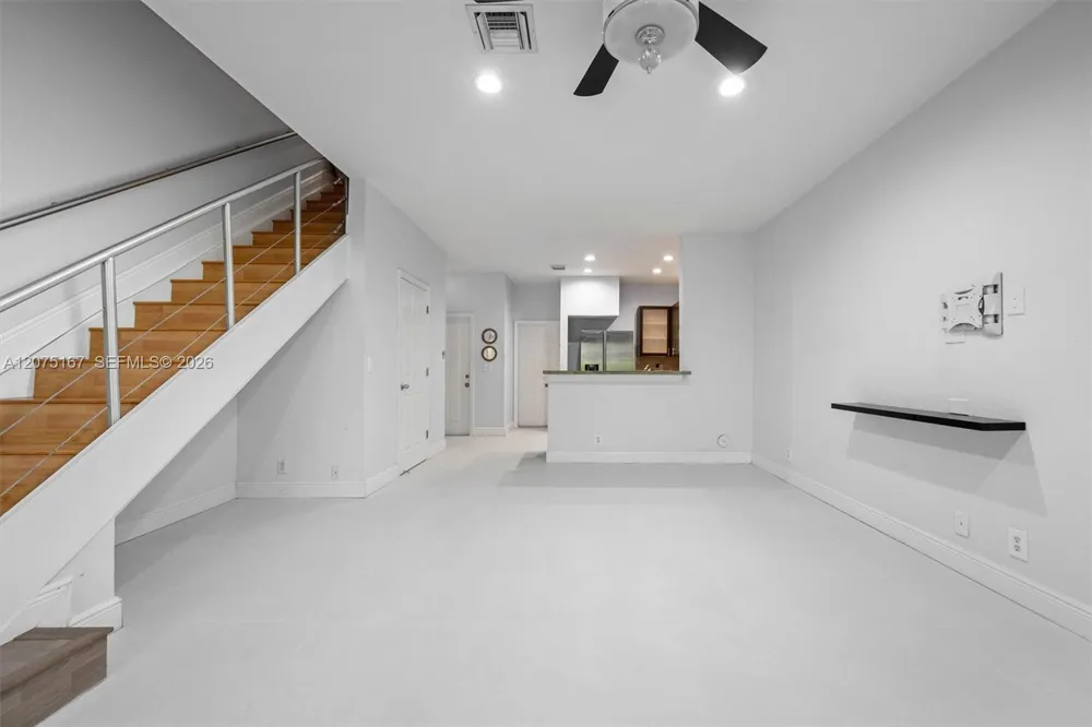 3810 Tree Top Dr Weston, FL 33332