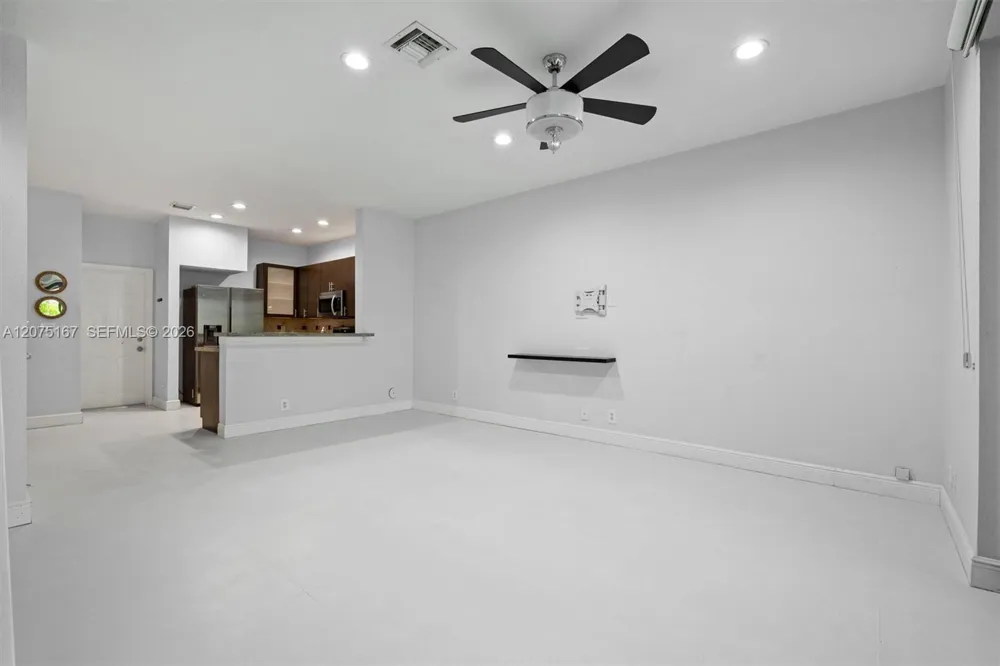 3810 Tree Top Dr Weston, FL 33332