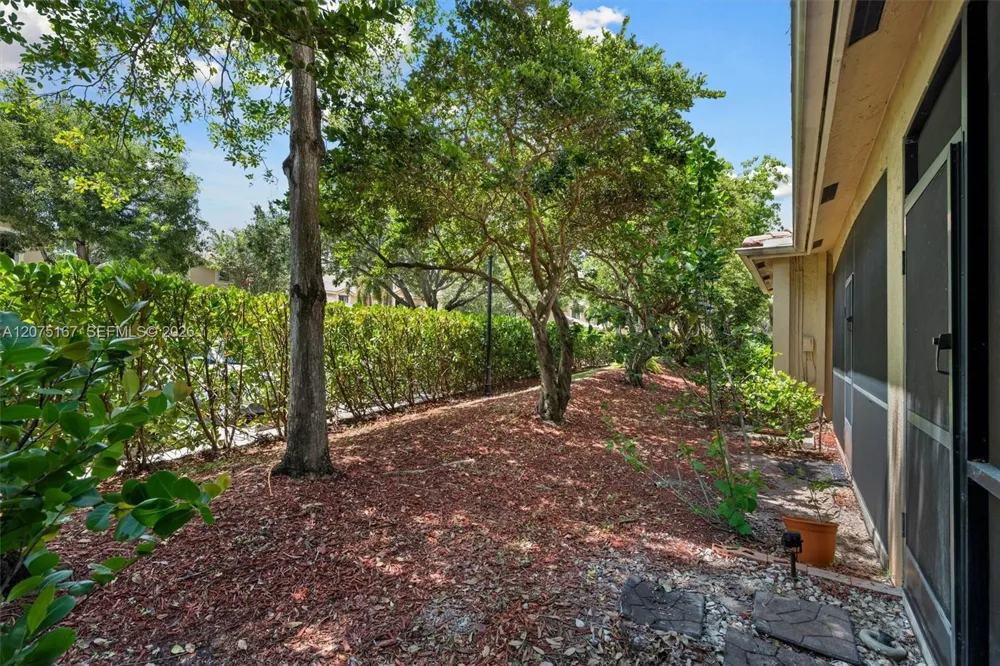 3810 Tree Top Dr Weston, FL 33332