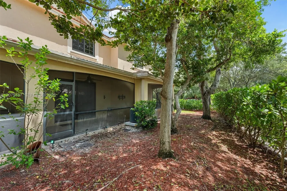 3810 Tree Top Dr Weston, FL 33332