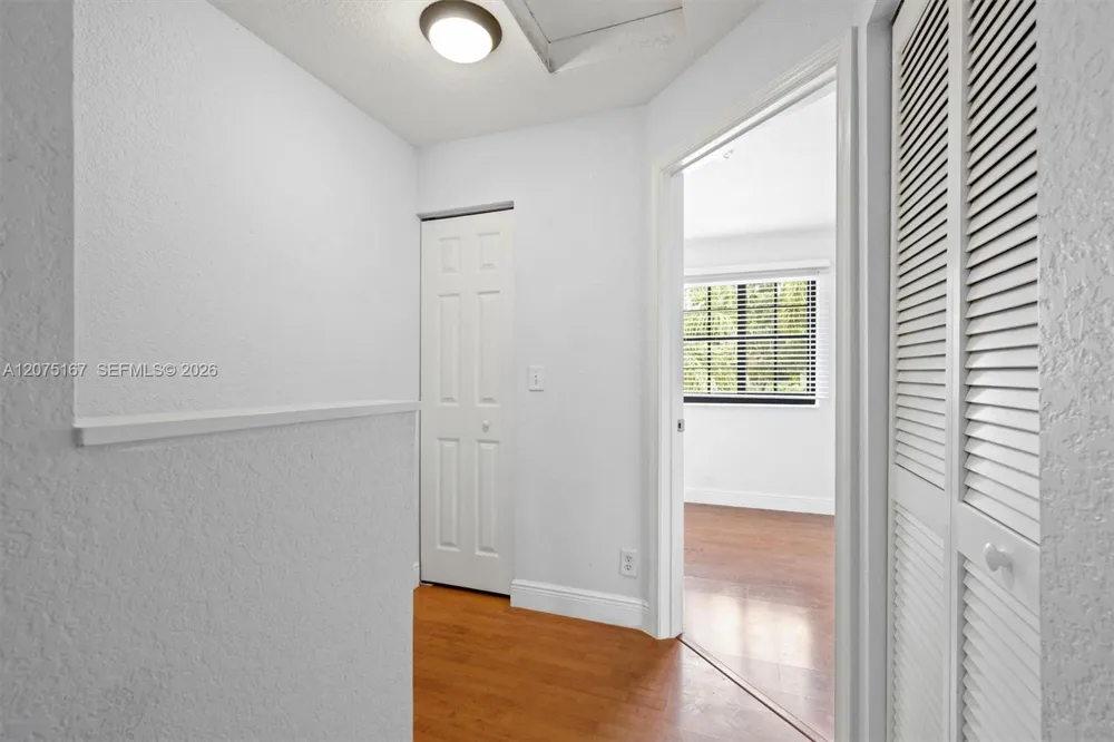 3810 Tree Top Dr Weston, FL 33332