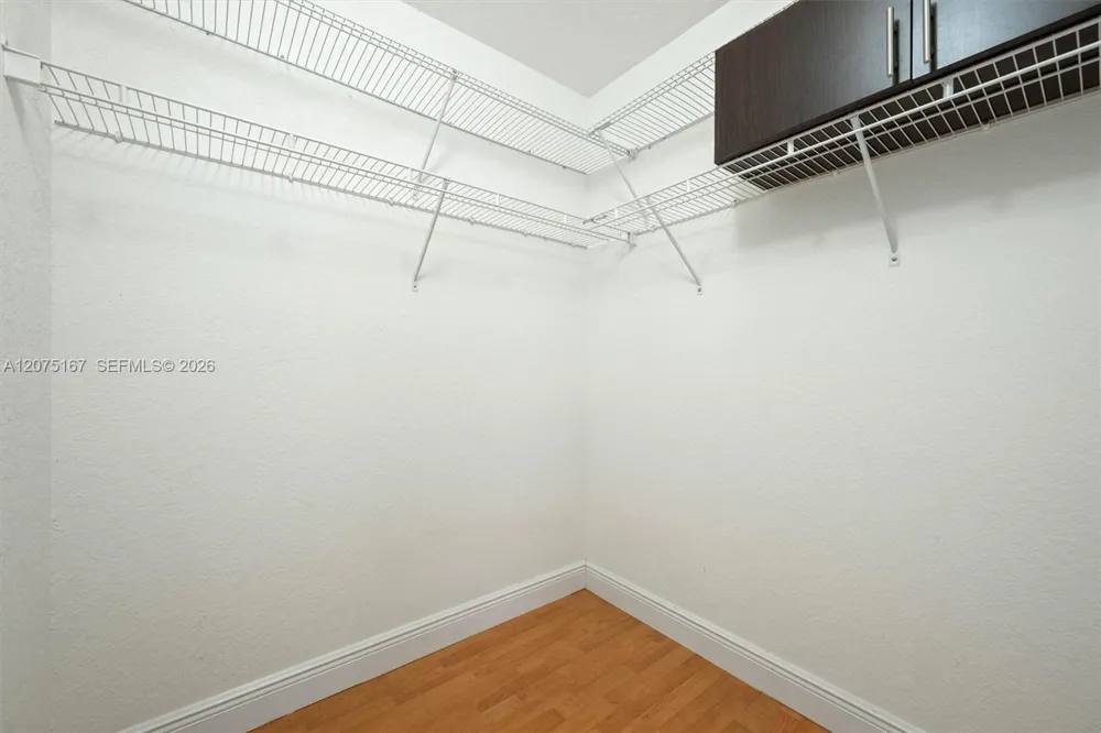 3810 Tree Top Dr Weston, FL 33332