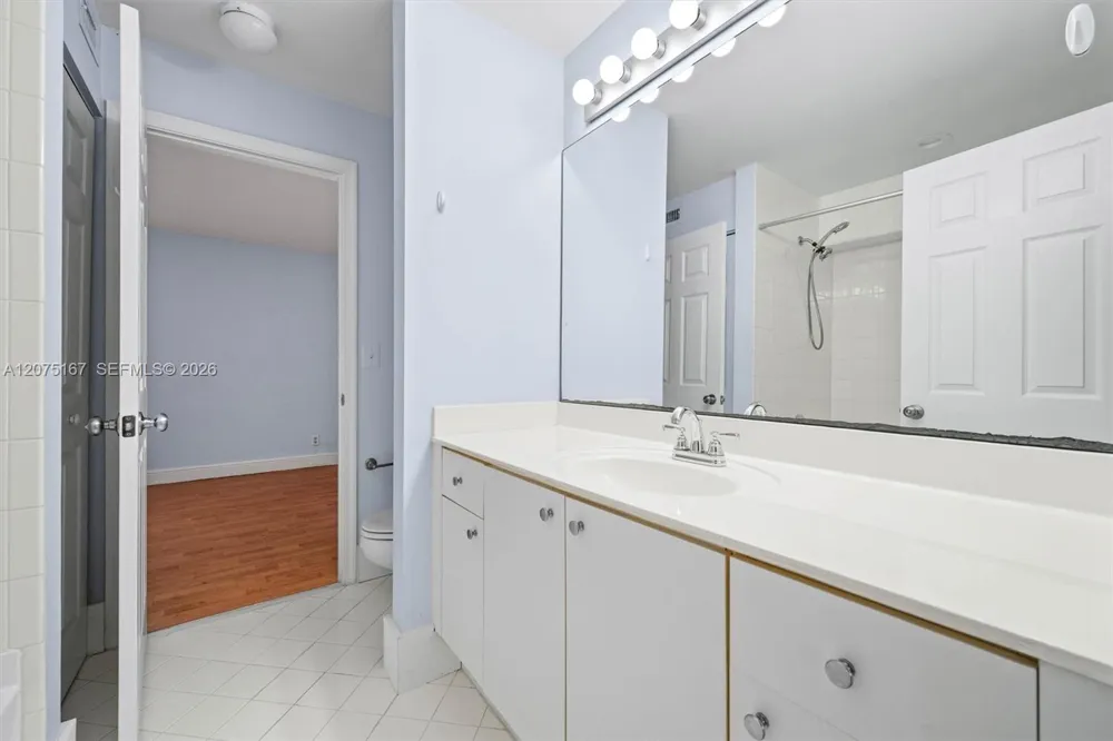 3810 Tree Top Dr Weston, FL 33332