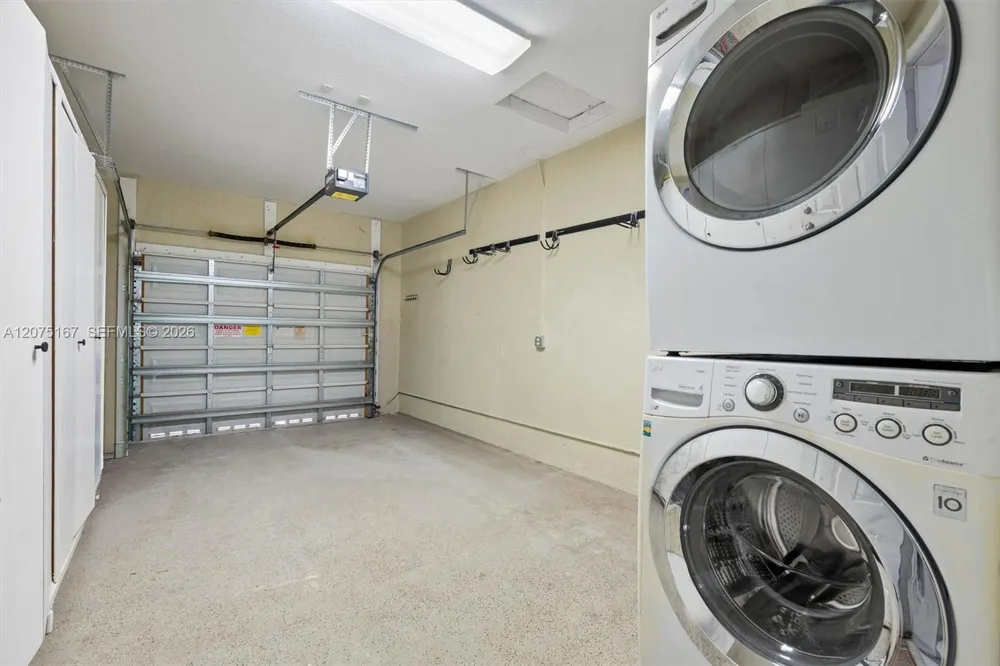 3810 Tree Top Dr Weston, FL 33332