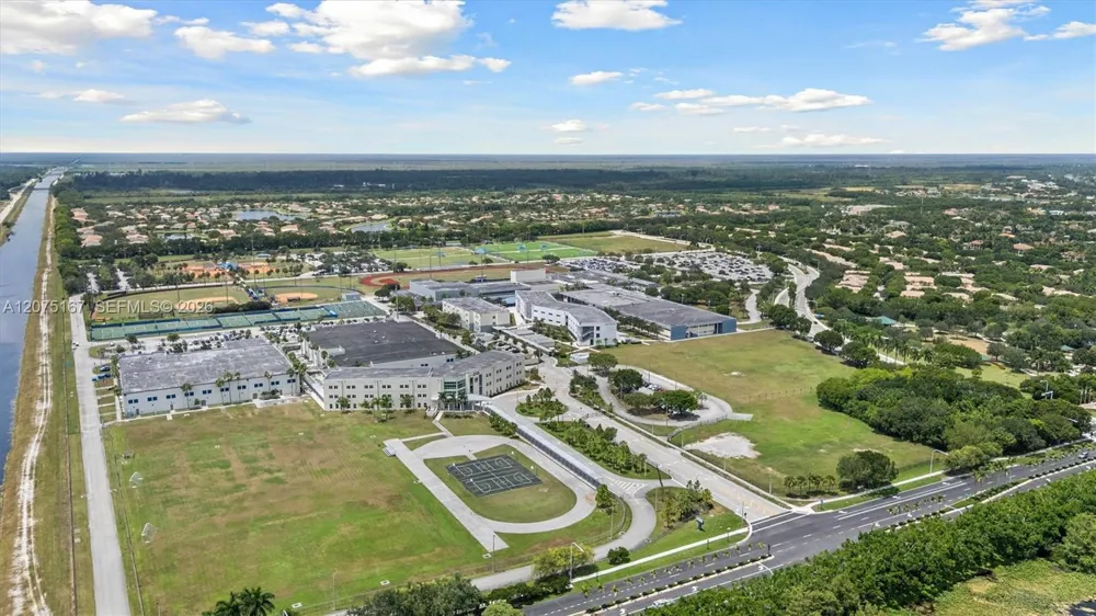 3810 Tree Top Dr Weston, FL 33332