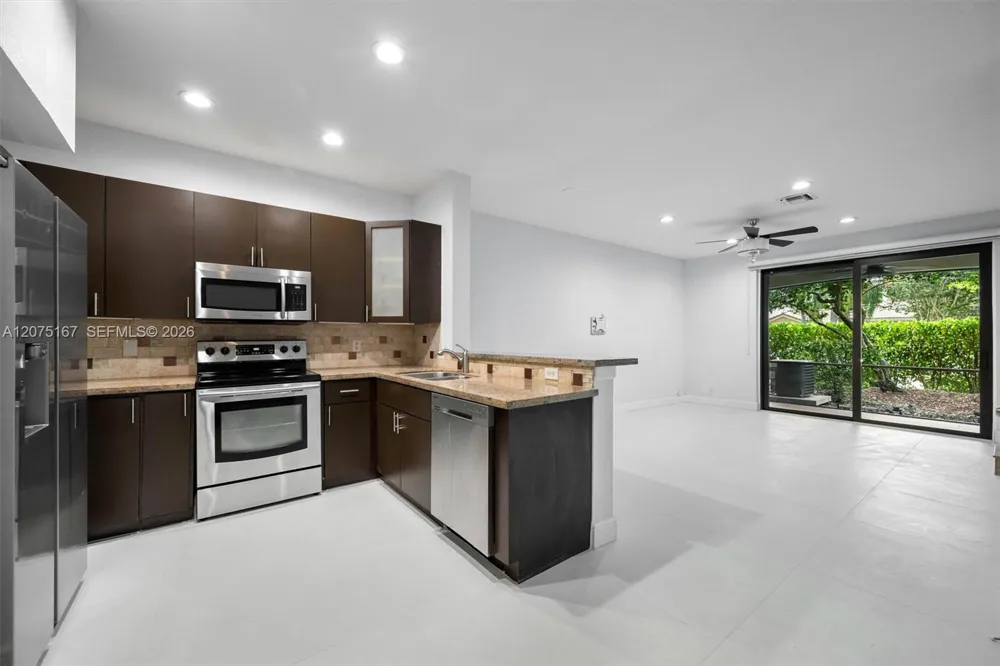 3810 Tree Top Dr Weston, FL 33332