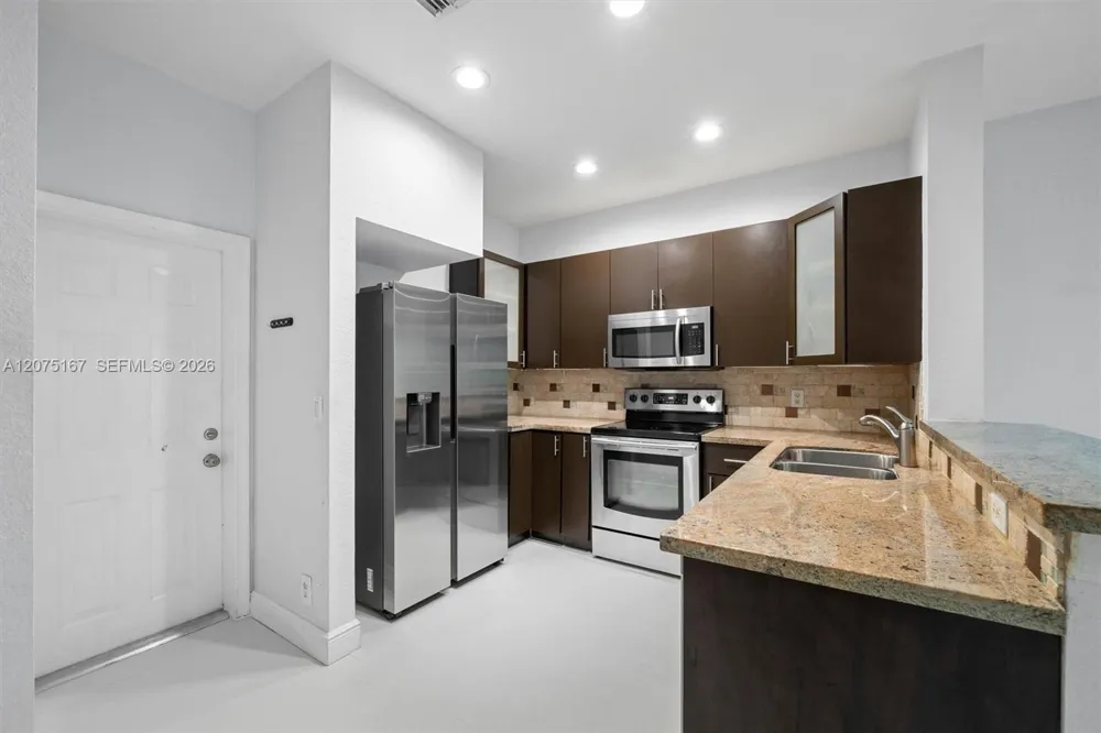 3810 Tree Top Dr Weston, FL 33332