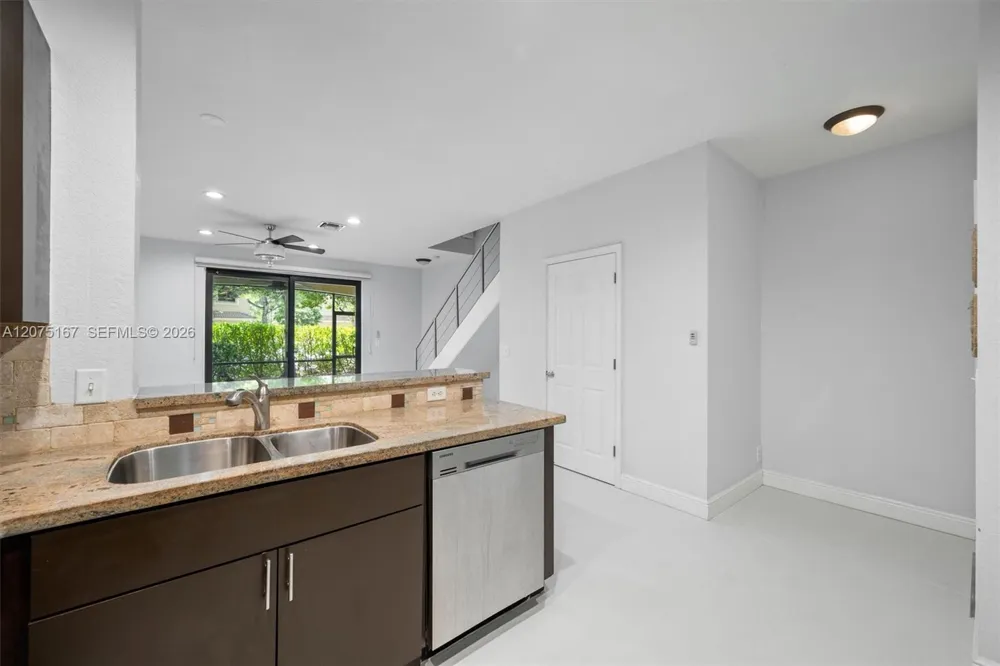 3810 Tree Top Dr Weston, FL 33332